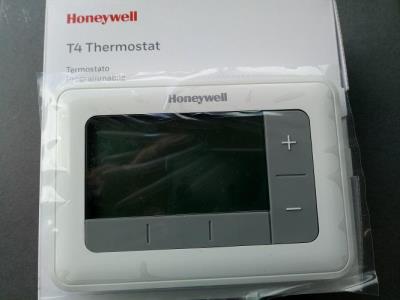 Cronotermostato giornaliero-settimanale Honeywell T4H110A1022
