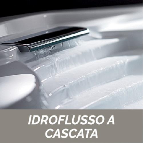 Vasca angolare idromassaggio con rubinetteria bordo vasca modello Capri 140