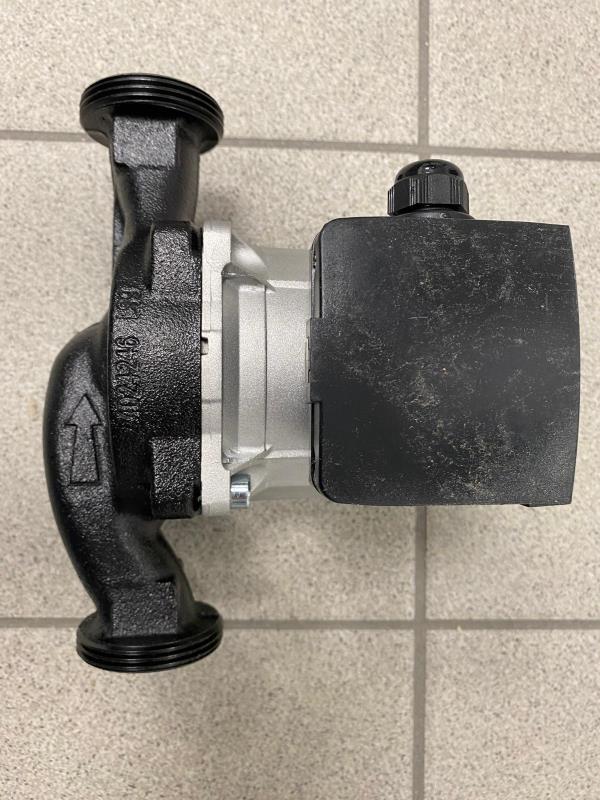 Circolatore Wilo RS25/7-3 prevalenza 7mt 3 velocità 1"1/2 interasse 180mm